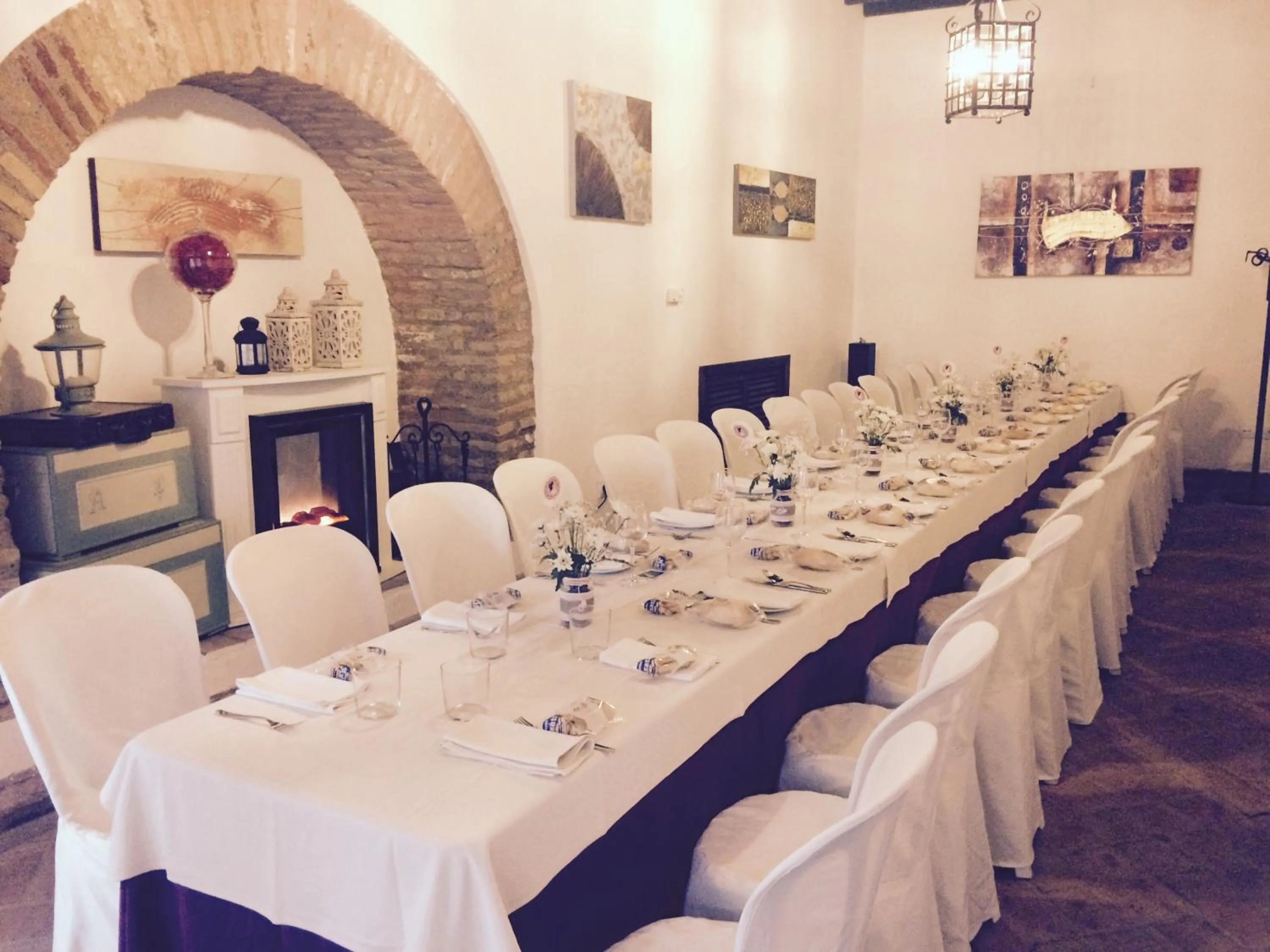 Restaurant/places to eat in Hospedería Convento de Santa Clara