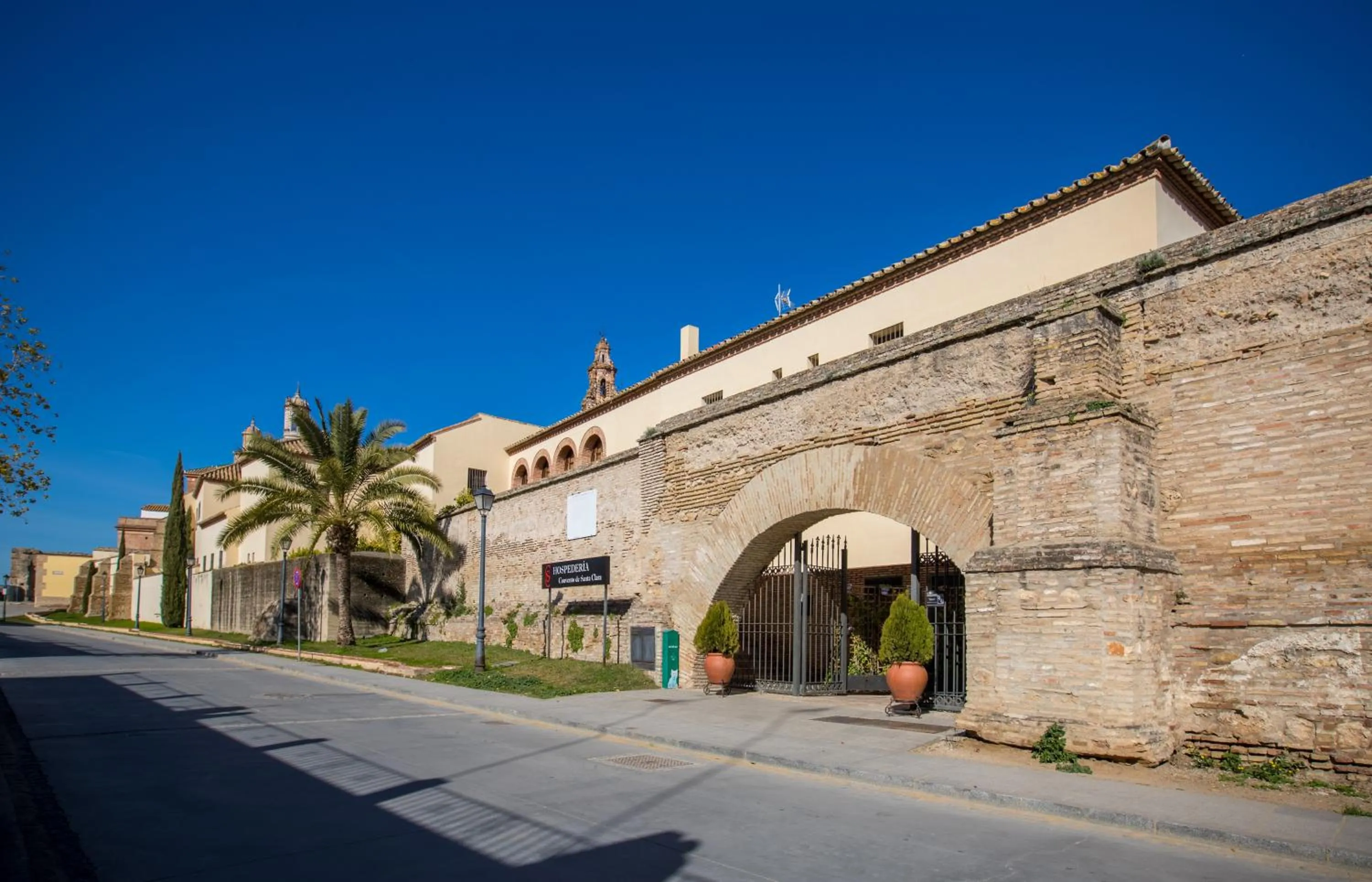 Facade/entrance in Hospedería Convento de Santa Clara