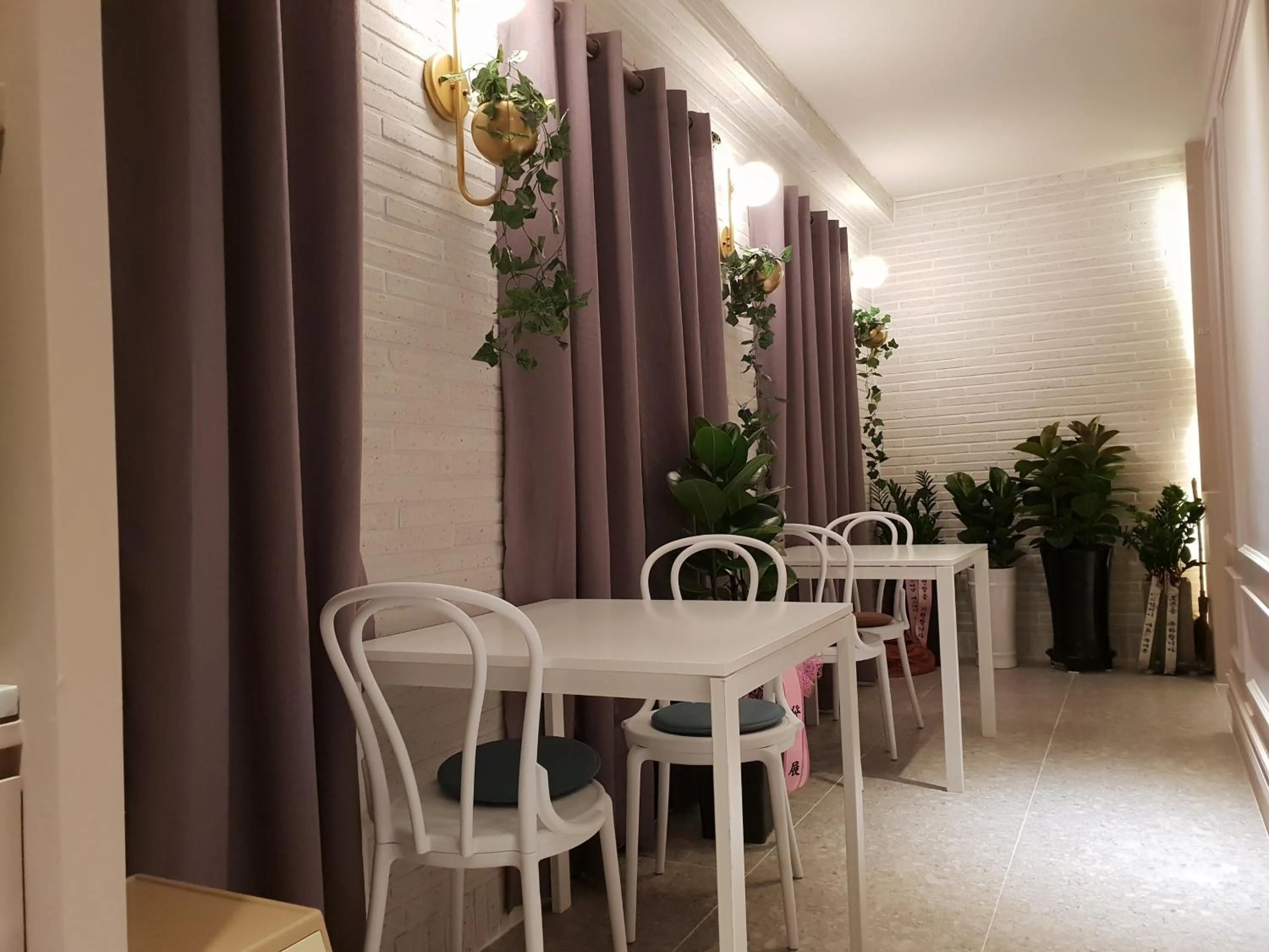 Dining area in Hotel French code Myeongji