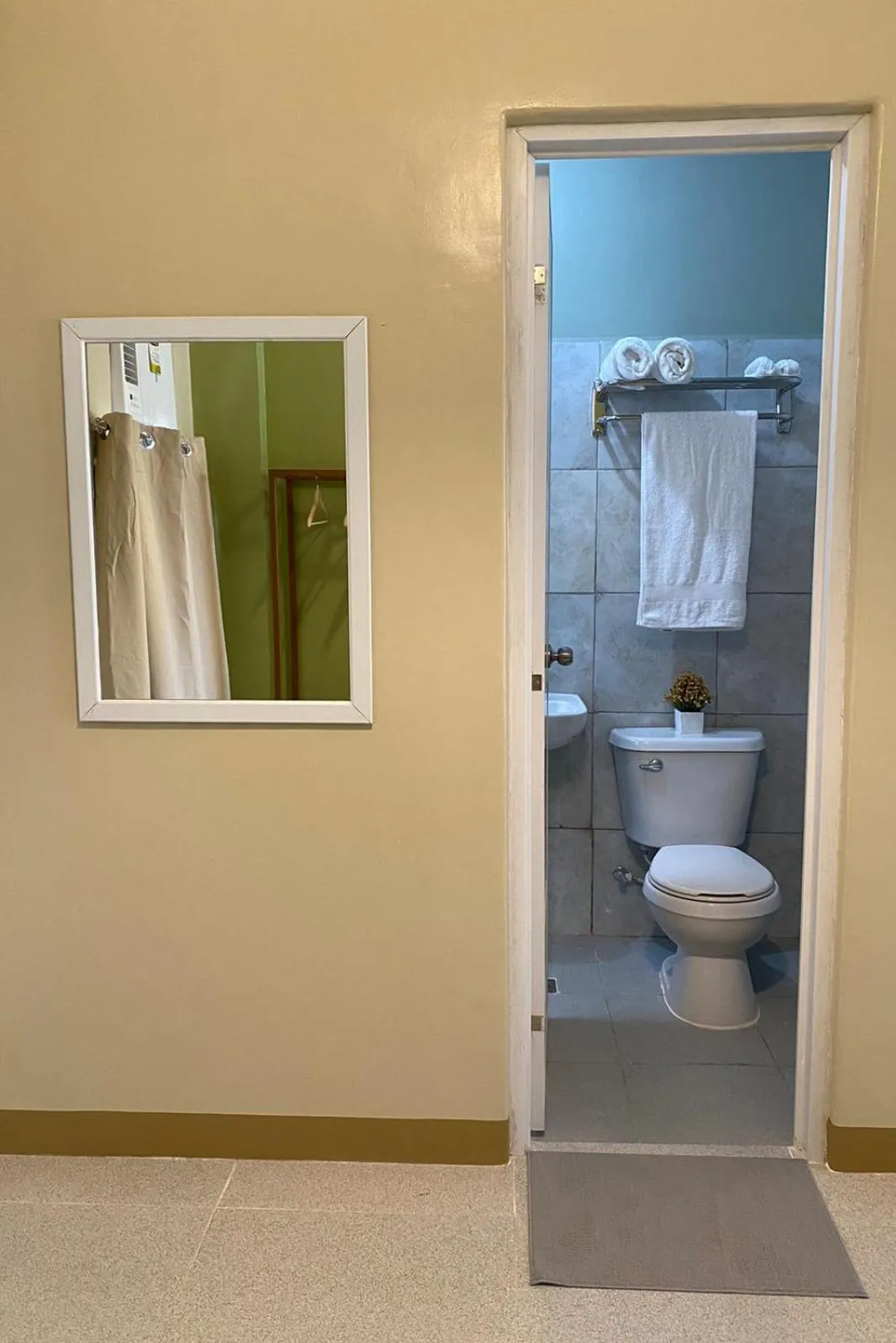 Bathroom in La Patria Baybay Tourist Inn powered by Cocotel