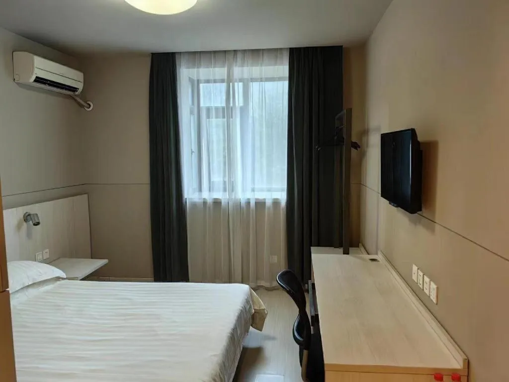 Bed in Jinjiang Inn Shanghai Qingpu