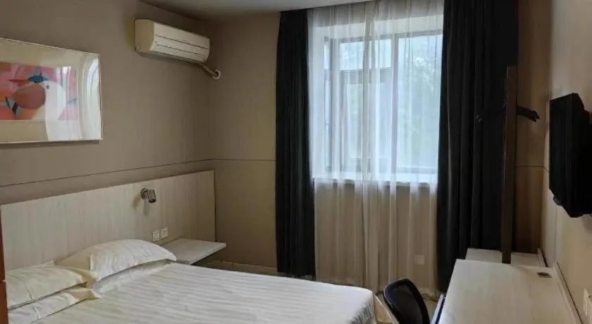 Bed in Jinjiang Inn Shanghai Qingpu