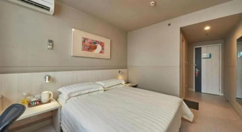 Bed in Jinjiang Inn Shanghai Qingpu