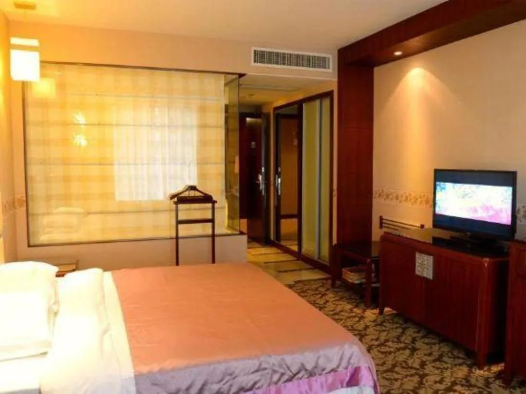 Bed in Xiamen Fortune Hotel