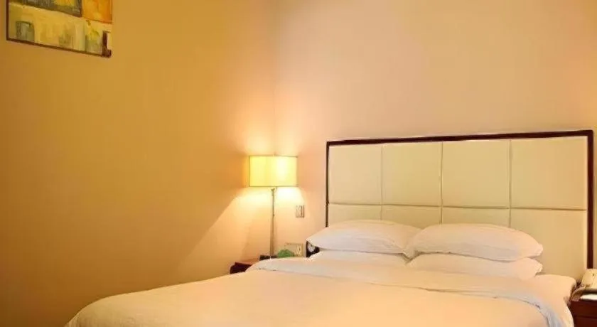 Bed in Xiamen Fortune Hotel