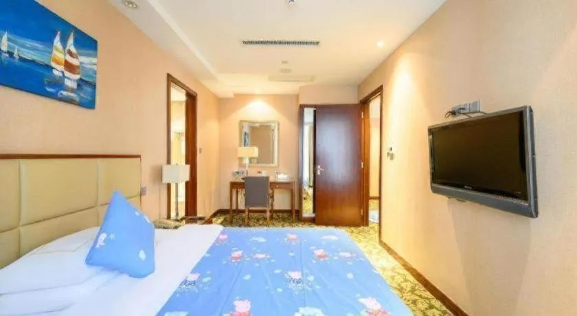 Bed in Xiamen Fortune Hotel