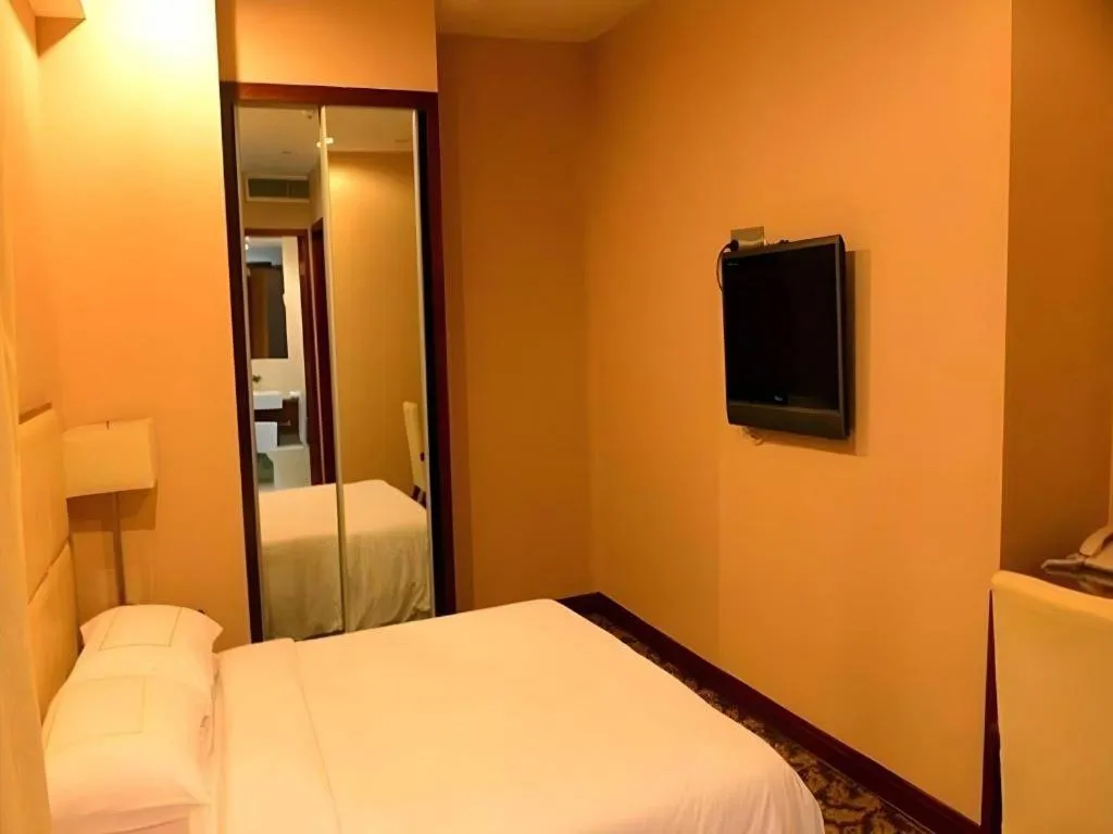 Bed in Xiamen Fortune Hotel