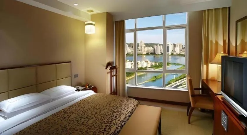 Bed in Xiamen Fortune Hotel