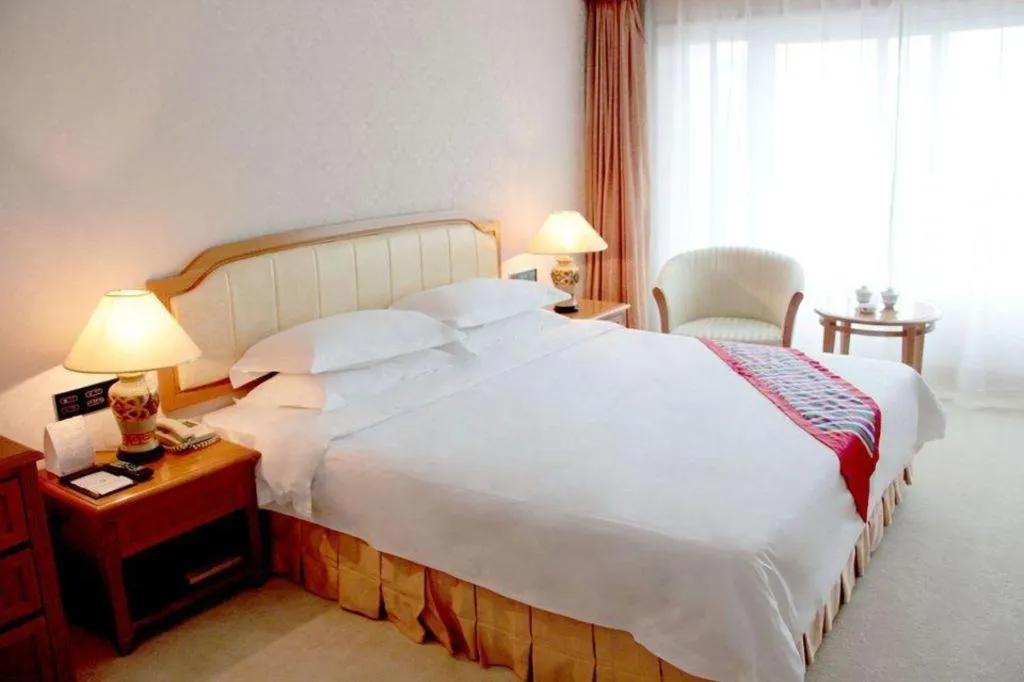 Bed in Dalian Zhongshan Hotel