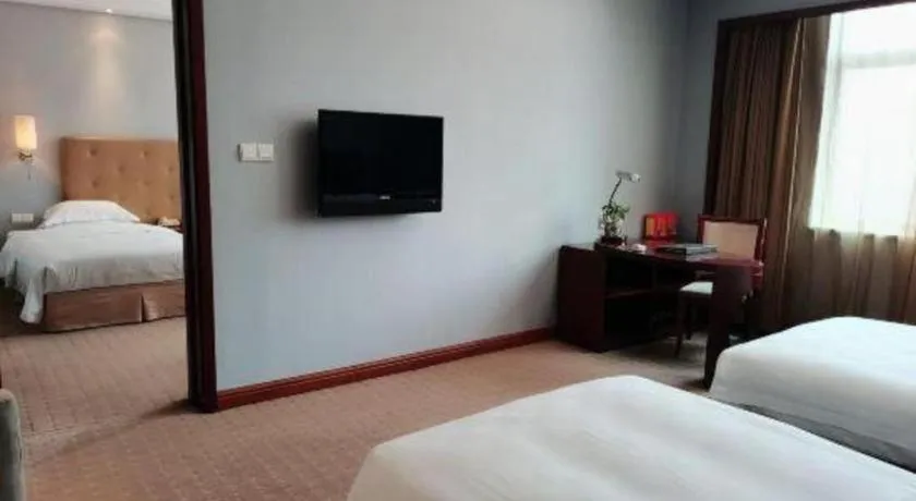 Bed in Yiyang Huatian Hotel