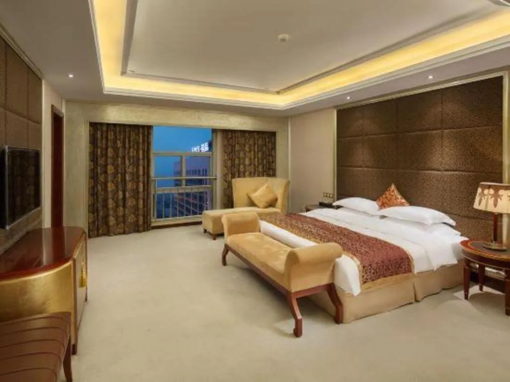 Bed in Yiyang Huatian Hotel