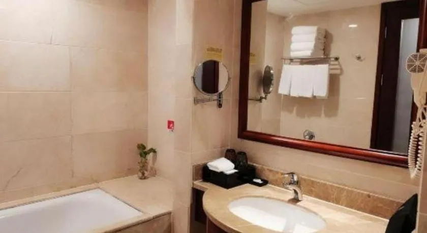 Yiyang Huatian Hotel