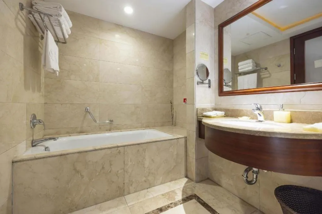 Yiyang Huatian Hotel