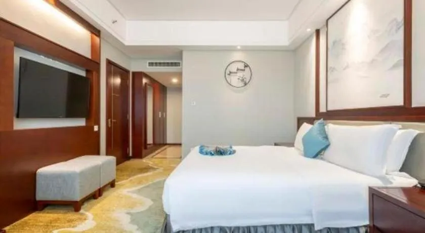 Bed in Yiyang Huatian Hotel