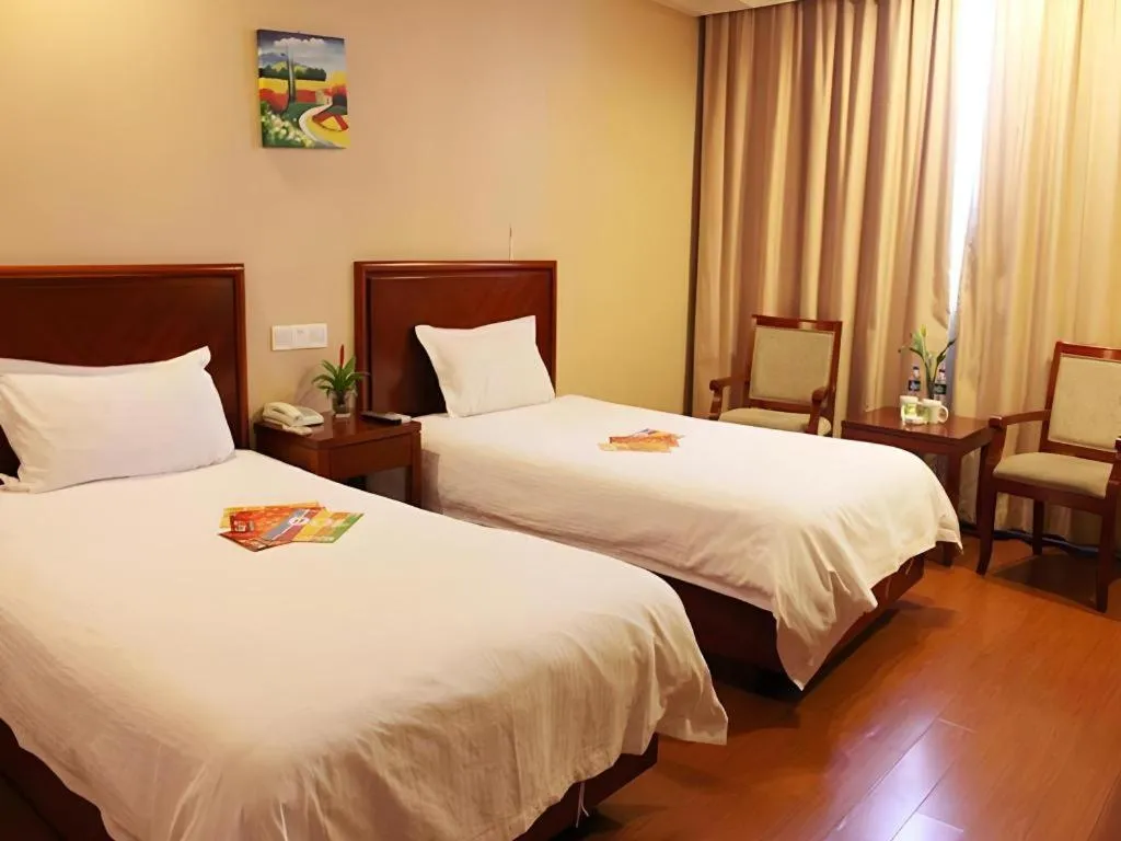 Bed in GreenTree Inn Shanghai Gongkang Road Branch