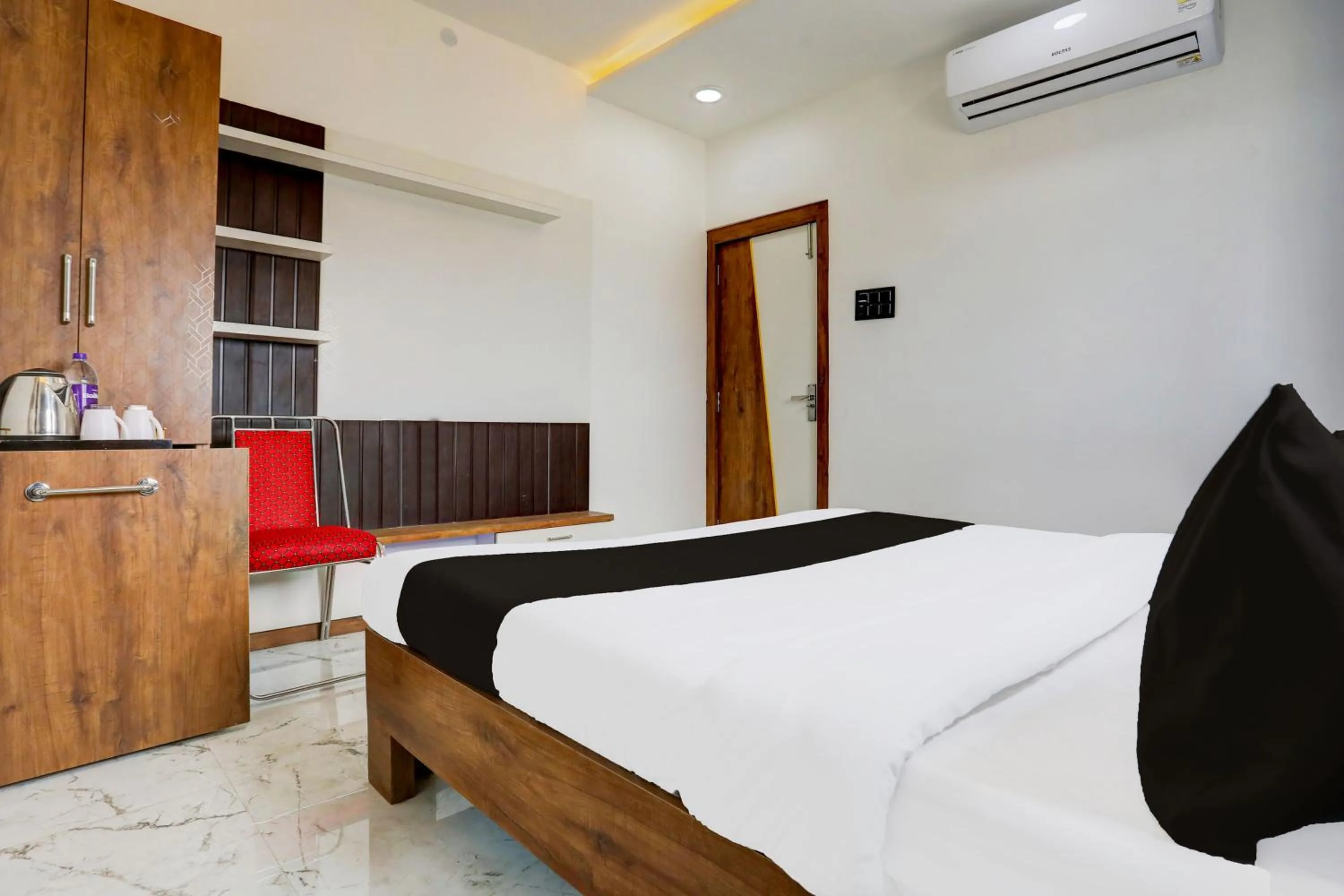 Bedroom, Bed in HOTEL O ANUSHTHAN