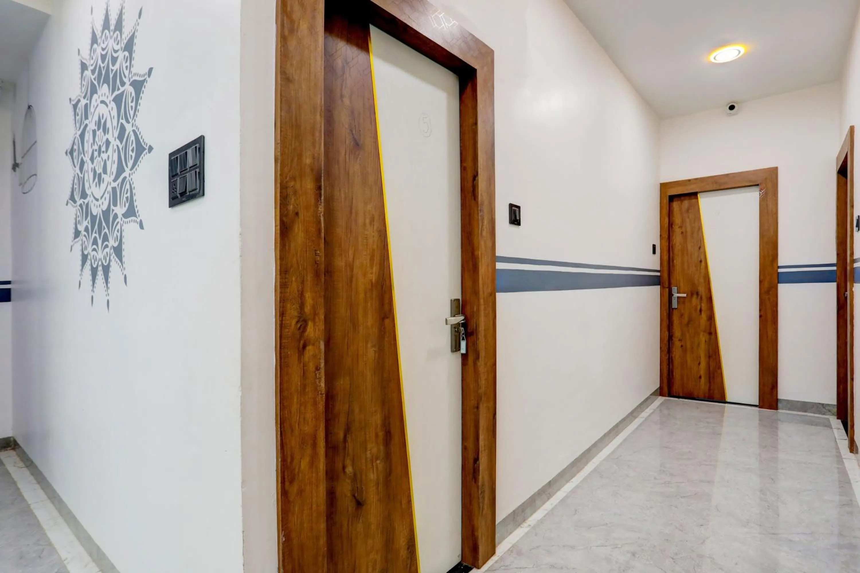 Lobby or reception in HOTEL O ANUSHTHAN