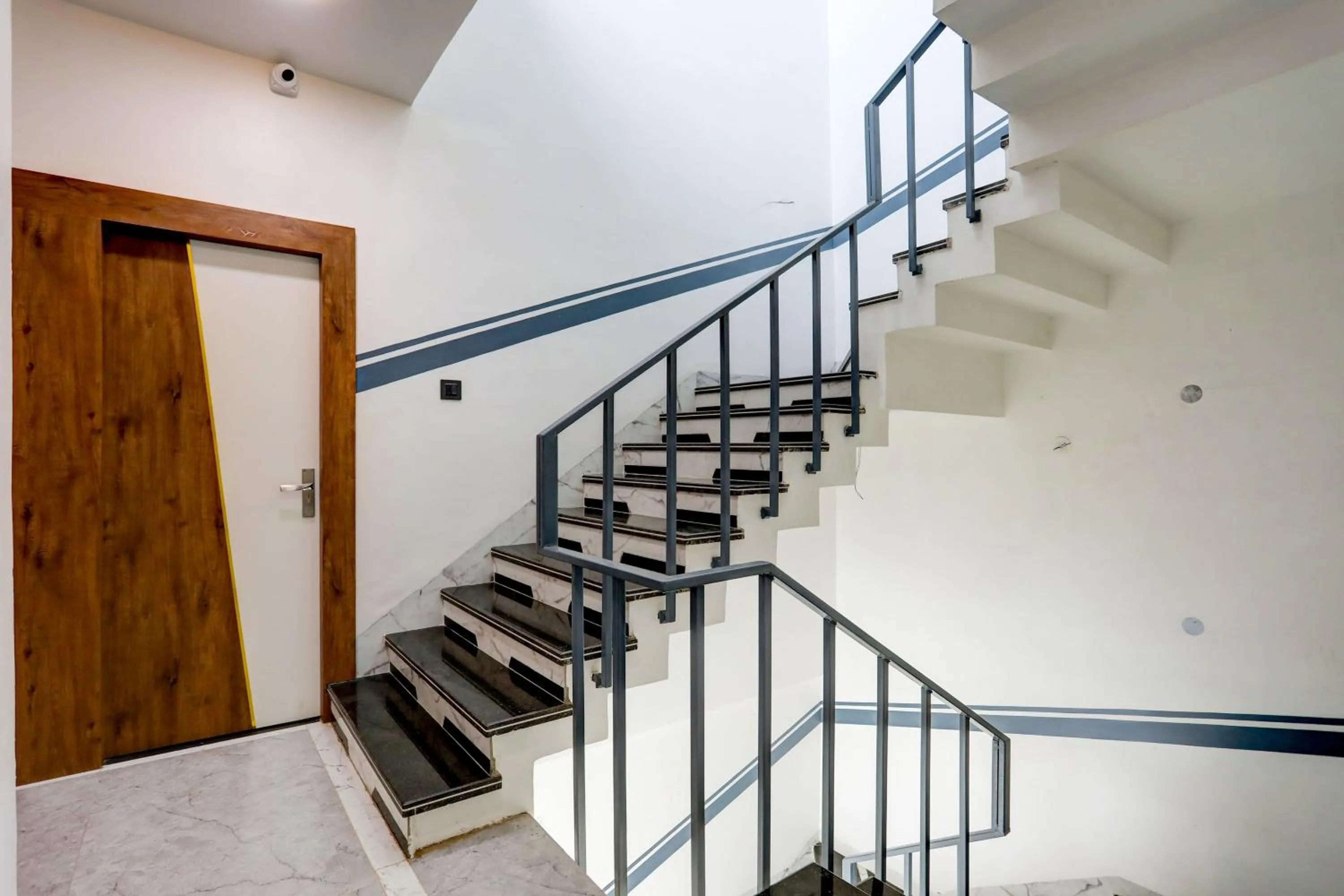 Lobby or reception in HOTEL O ANUSHTHAN