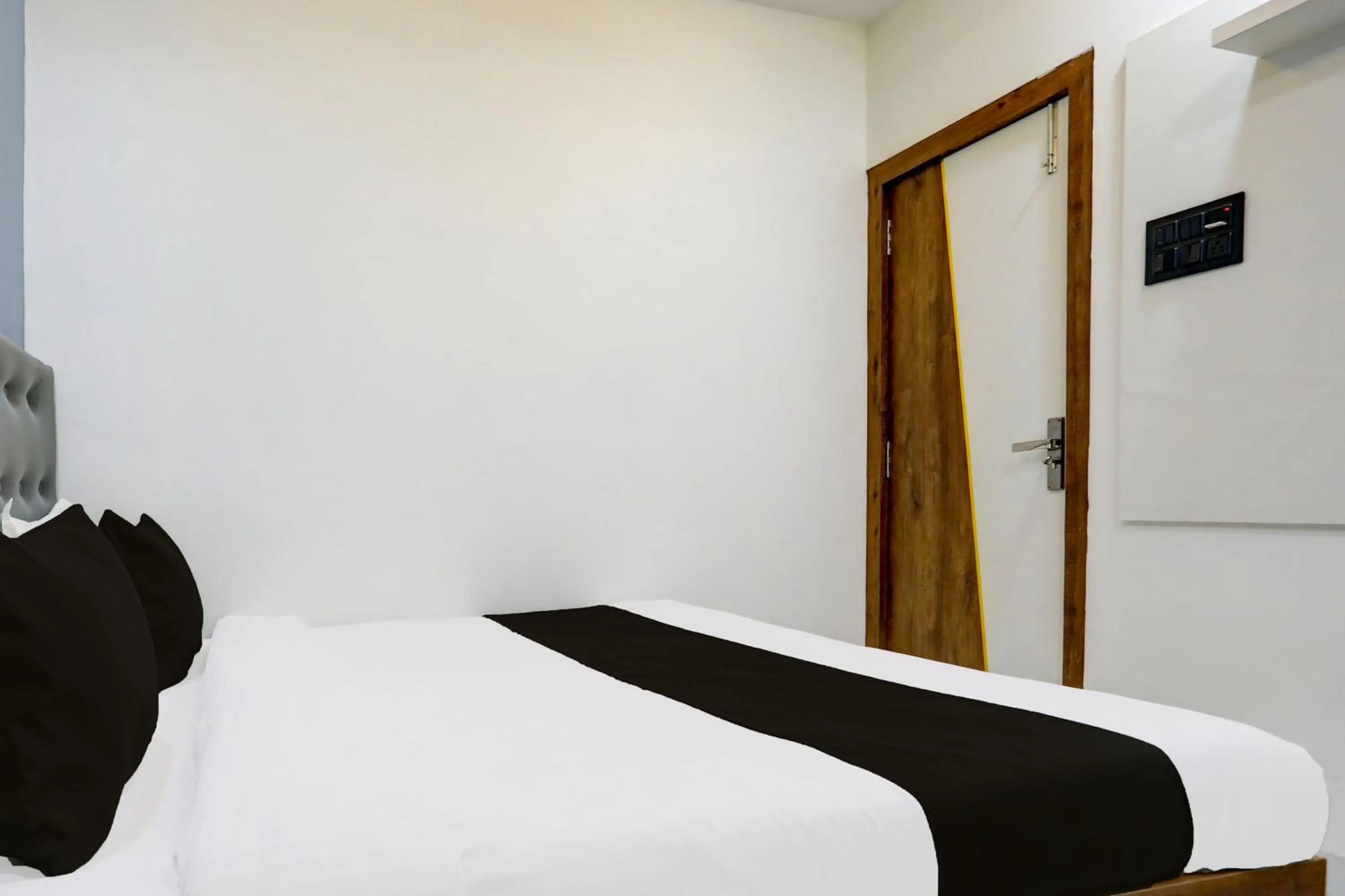 Bedroom, Bed in HOTEL O ANUSHTHAN