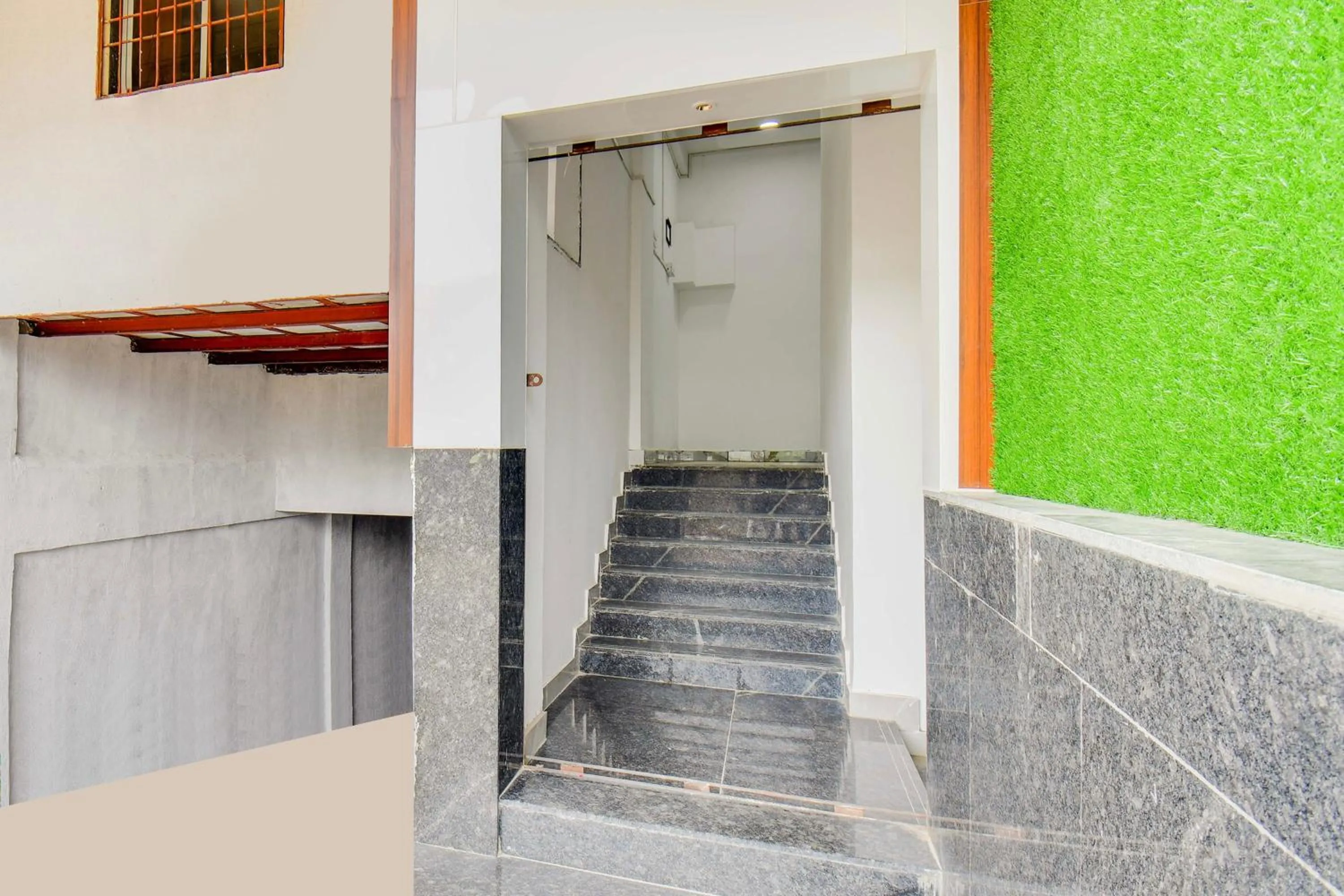 Facade/entrance in Hotel O AR Executive