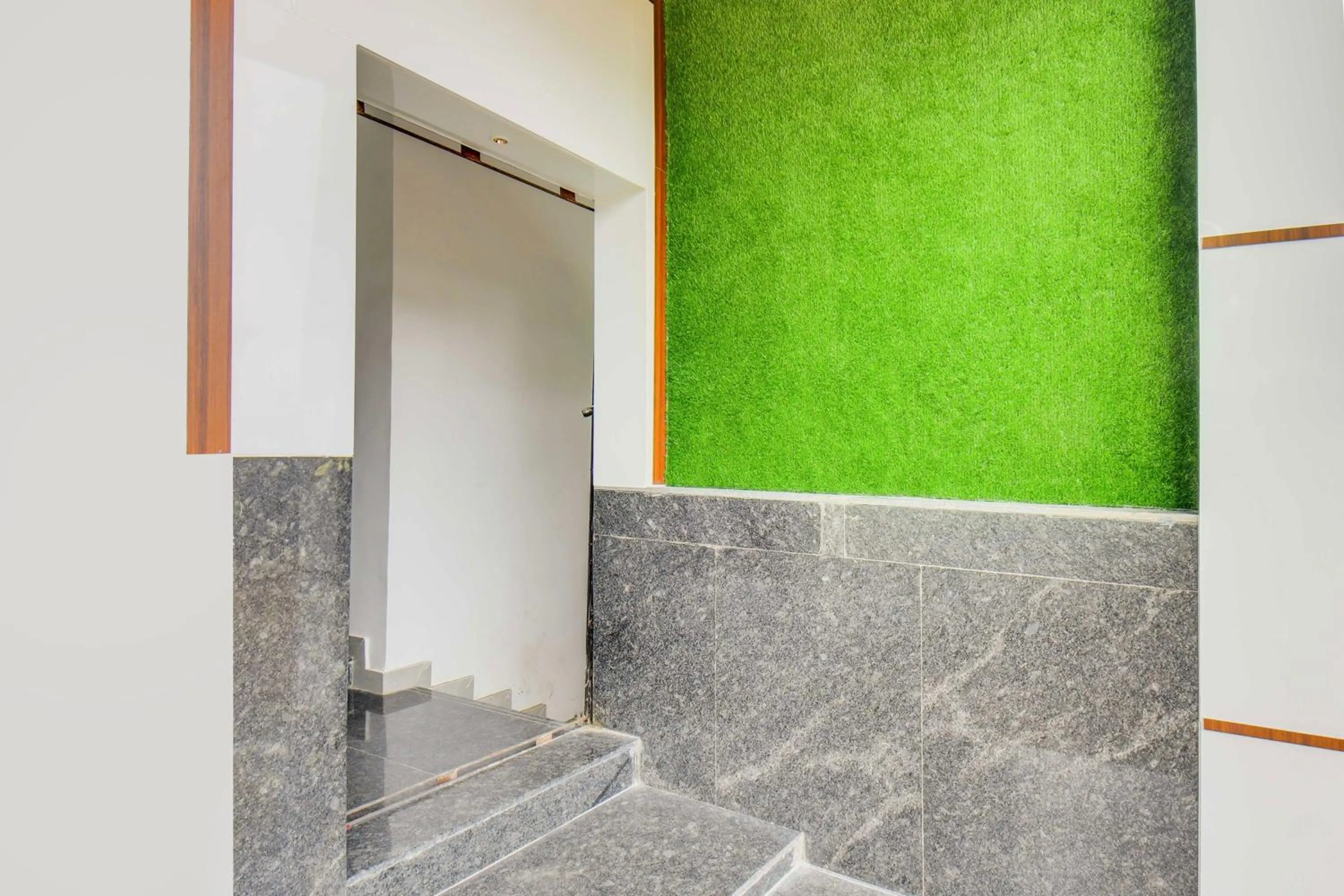 Facade/entrance in Hotel O AR Executive