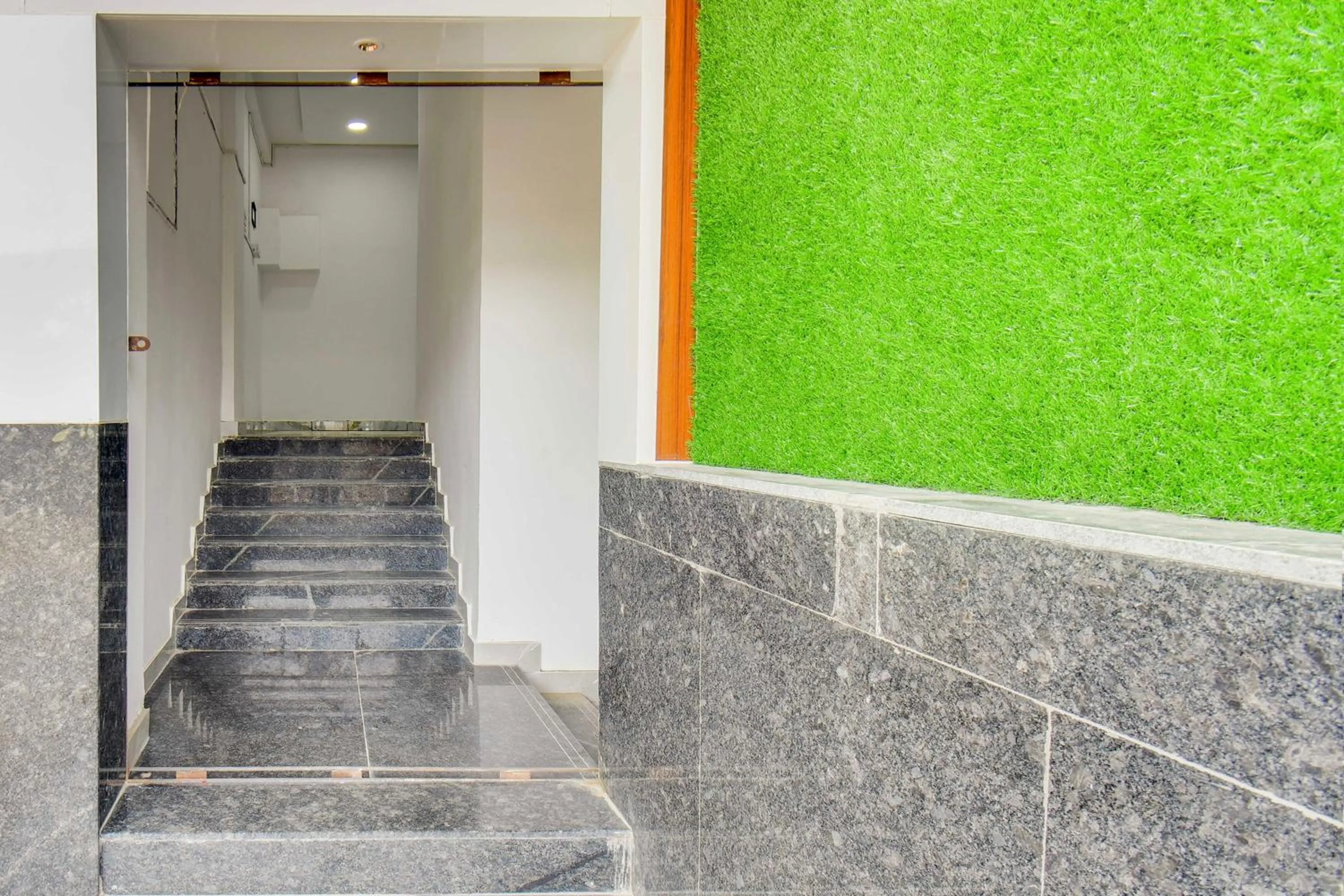 Facade/entrance in Hotel O AR Executive