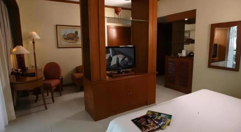 Bed in Makassar Golden Hotel