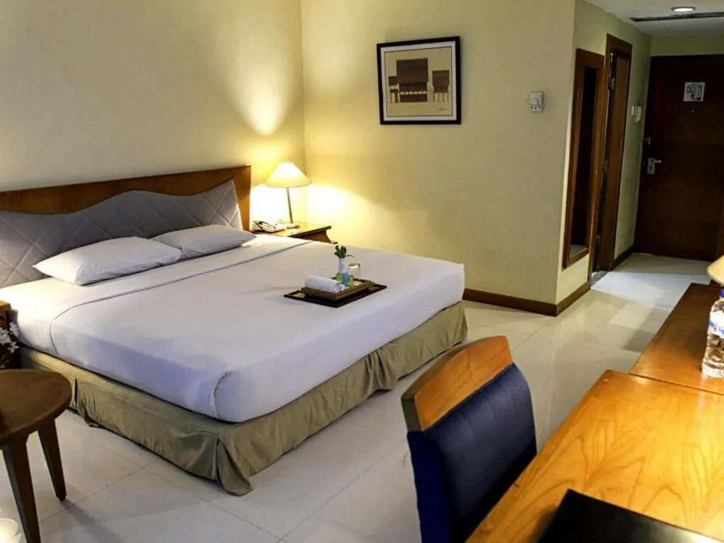 Bed in Makassar Golden Hotel