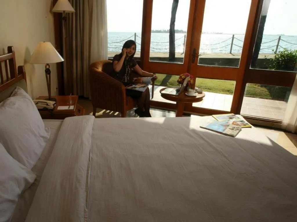 Bed in Makassar Golden Hotel