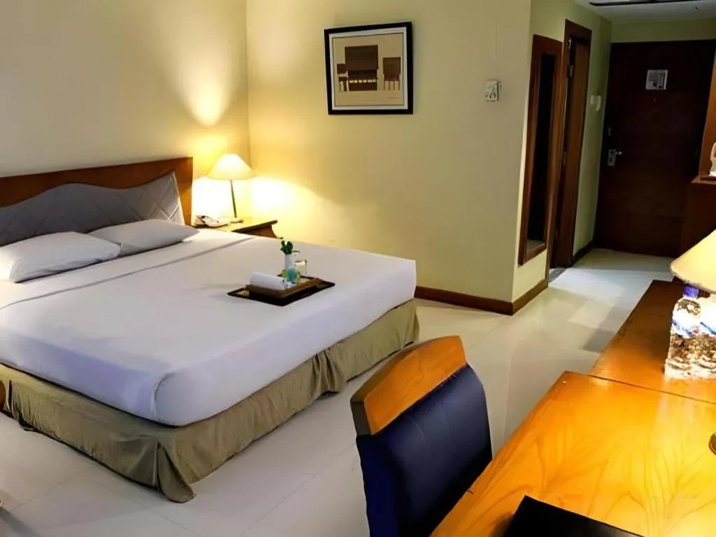 Bed in Makassar Golden Hotel