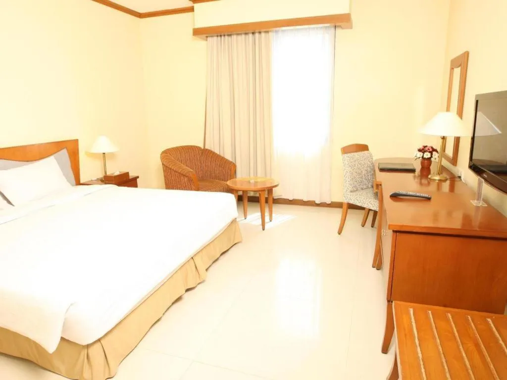 Bed in Makassar Golden Hotel