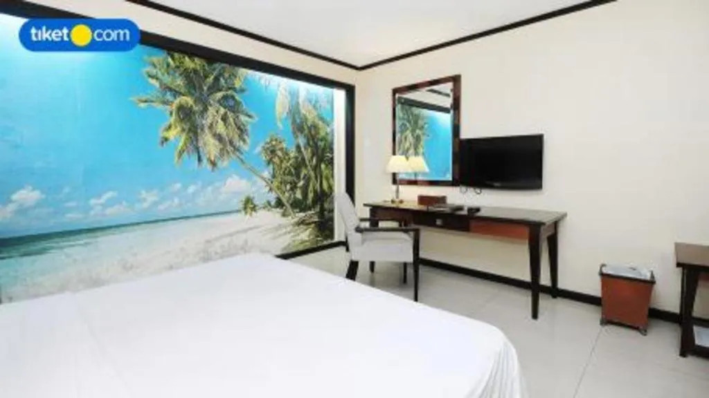 Bed in Makassar Golden Hotel