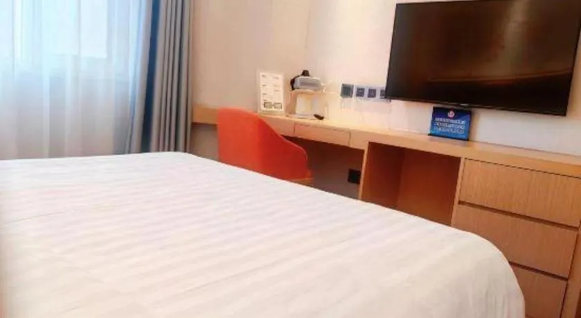 Bed in Rui Cheng Hotel