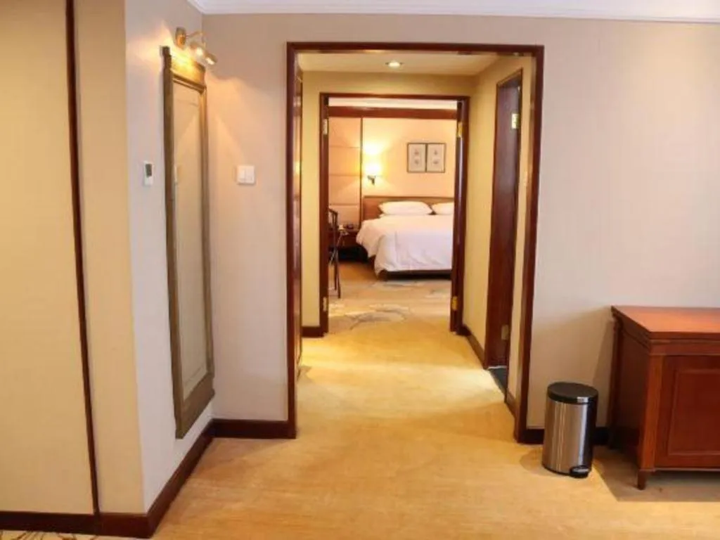 Bed in Jianguo Garden Hotel