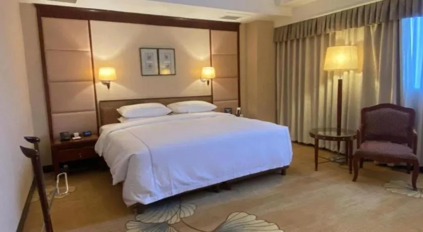 Bed in Jianguo Garden Hotel