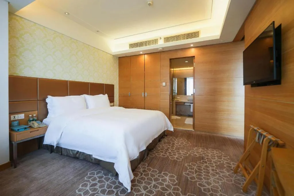 Bed in Seaview Gleetour Hotel Shenzhen Eastwing building
