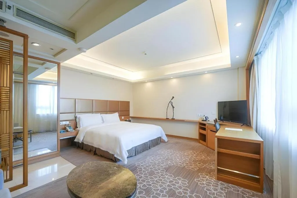 Bed in Seaview Gleetour Hotel Shenzhen Eastwing building