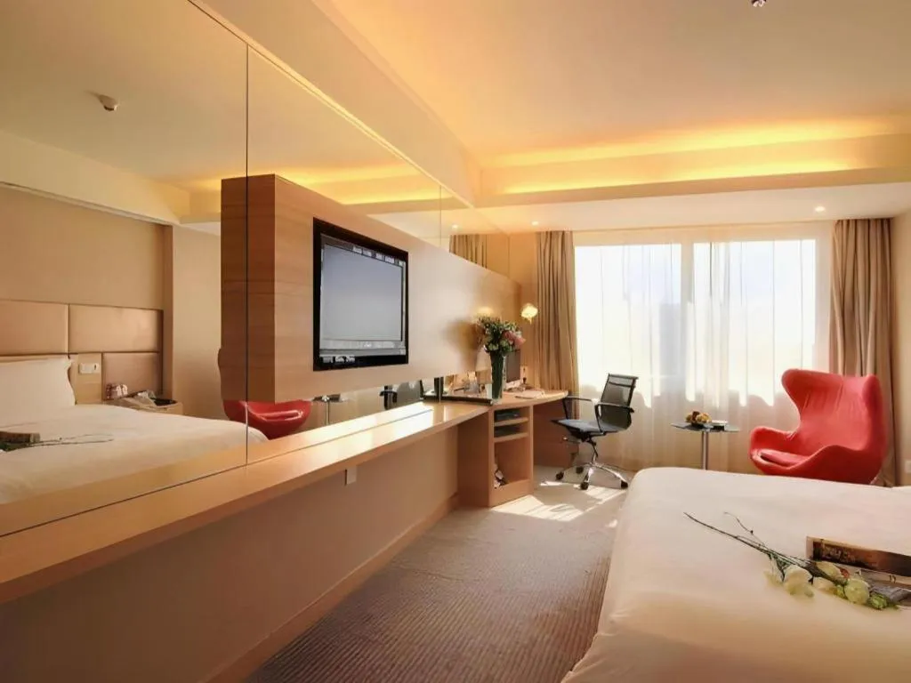 Bed in Seaview Gleetour Hotel Shenzhen Eastwing building