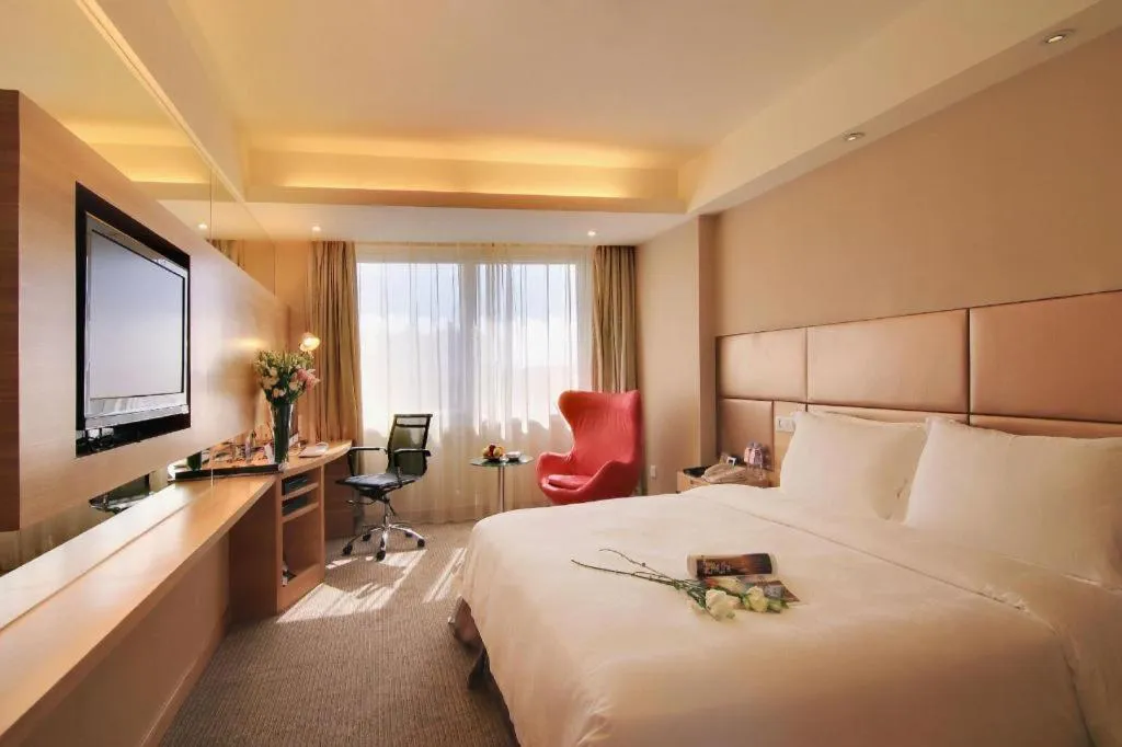 Bed in Seaview Gleetour Hotel Shenzhen Eastwing building