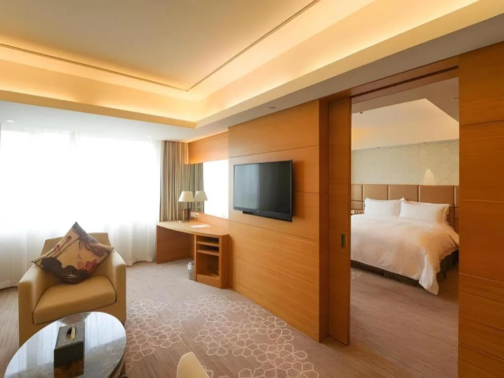 Bed in Seaview Gleetour Hotel Shenzhen Eastwing building