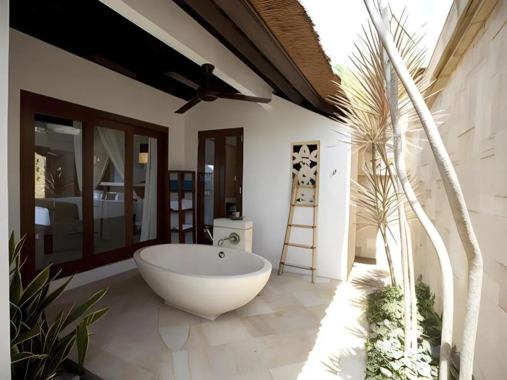 Batu Karang Lembongan Resort & Spa