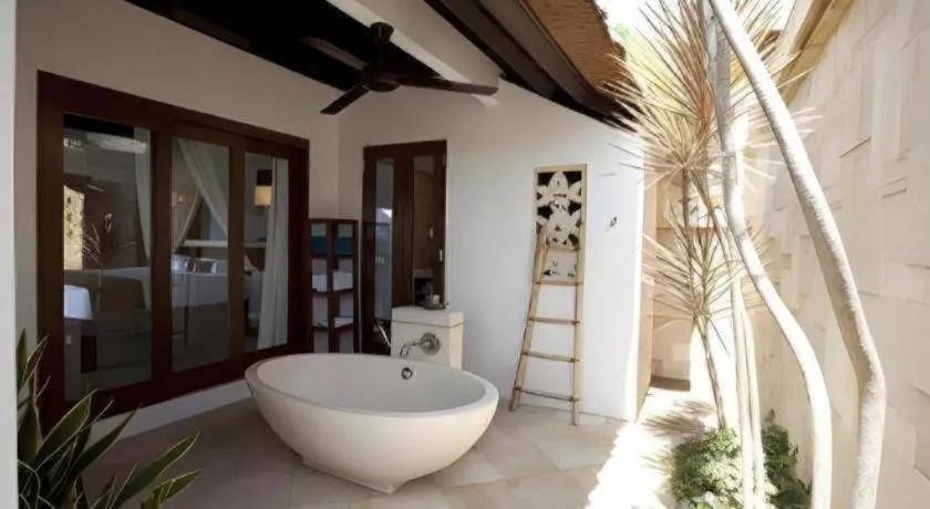 Batu Karang Lembongan Resort & Spa