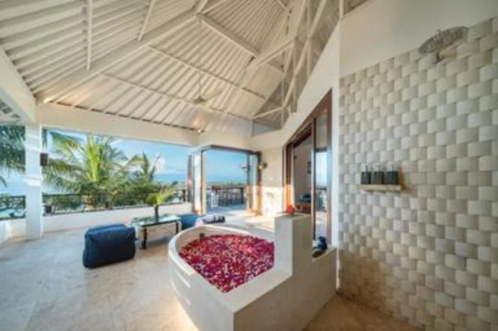 Batu Karang Lembongan Resort & Spa