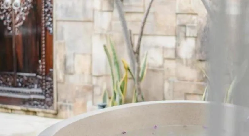 Batu Karang Lembongan Resort & Spa