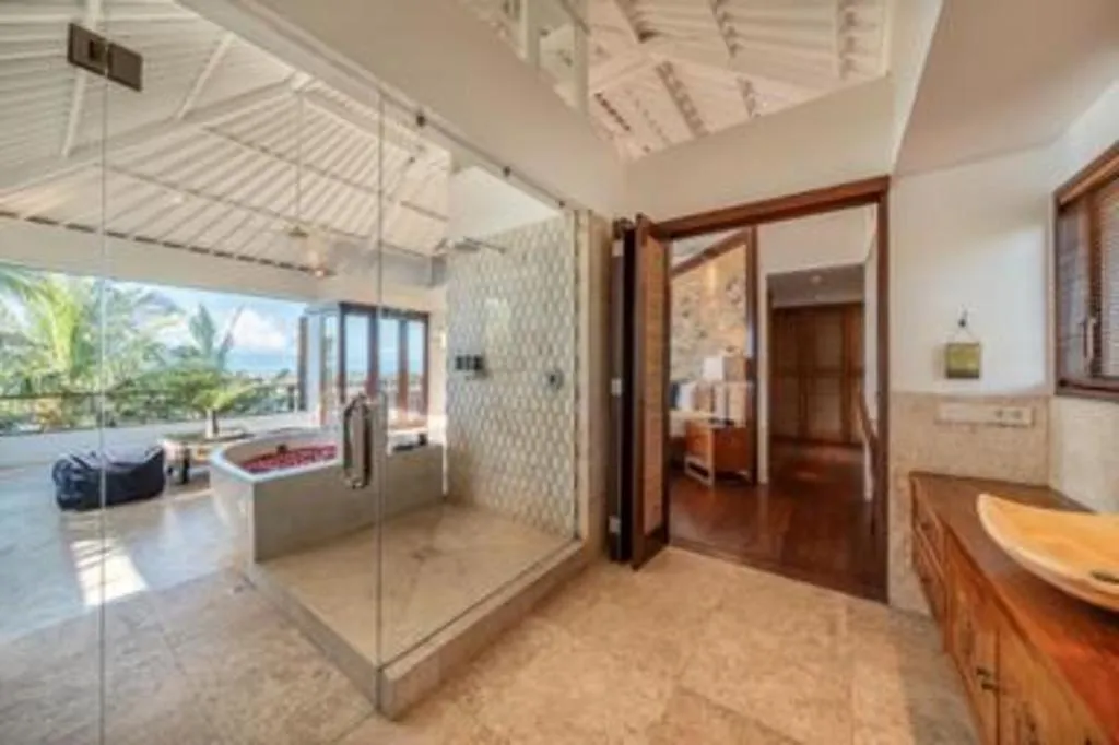 Batu Karang Lembongan Resort & Spa