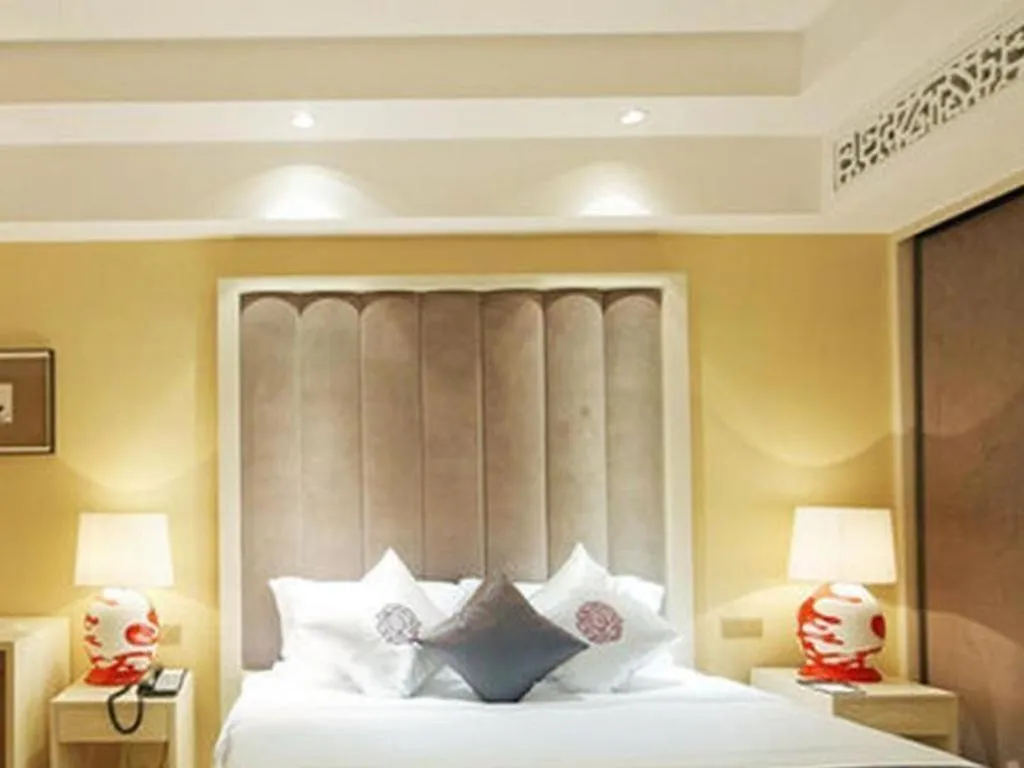 Bed in Yihe Grand Hotel