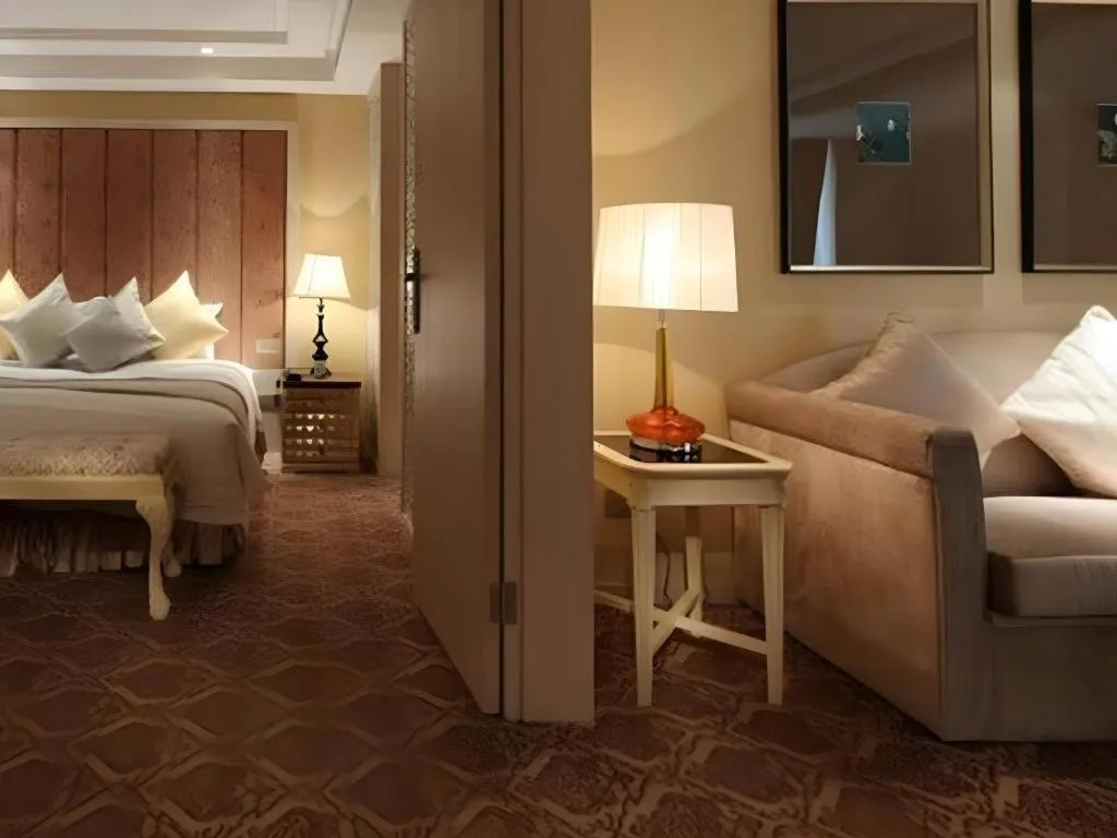 Bed in Yihe Grand Hotel