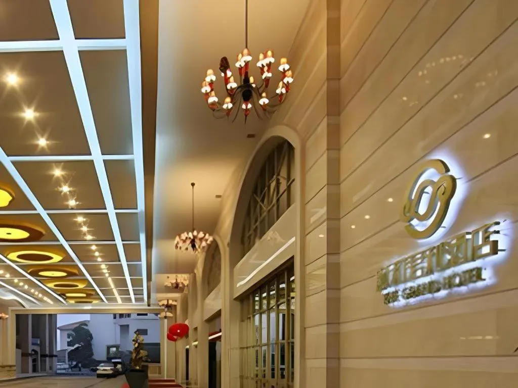 Yihe Grand Hotel