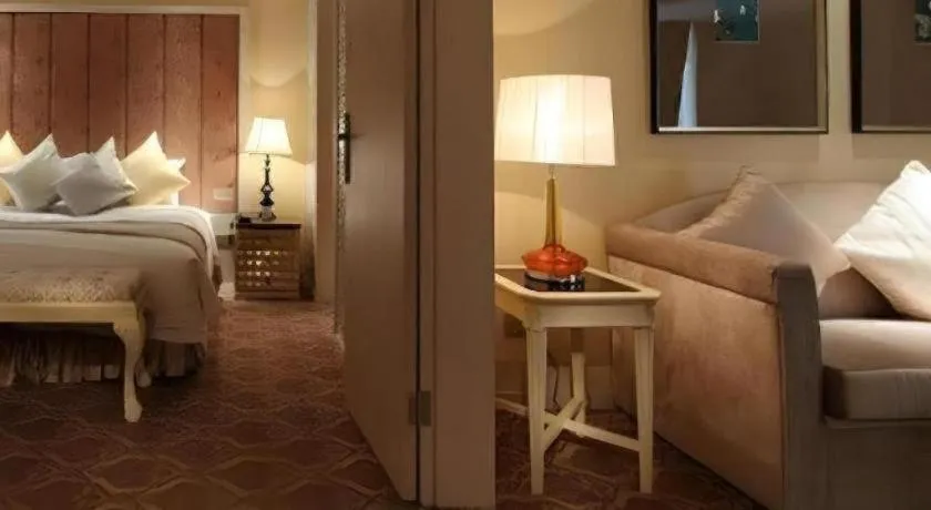 Bed in Yihe Grand Hotel