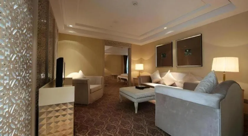 Bed in Yihe Grand Hotel